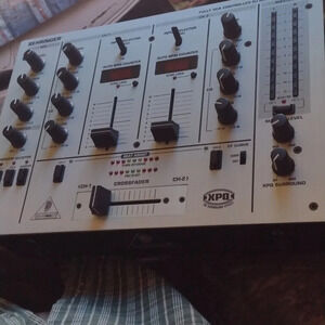 Behringer DJX400 Mixer